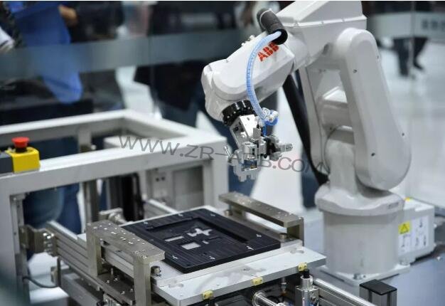 工業機器人四大巨頭發那科、庫卡、ABB、安川電機的產品和優劣勢對比